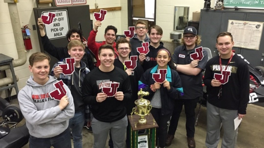 GLCAAUTO's tweet photo. Milestones are being made! Motorsports finally gets a well deserved letter! @LSClafayette @jeff_principal @BronchoAD #ThankYou #Motorsports #Jefferson #Highmileage #RaceWinRepeat https://t.co/W4HHNUZAtz