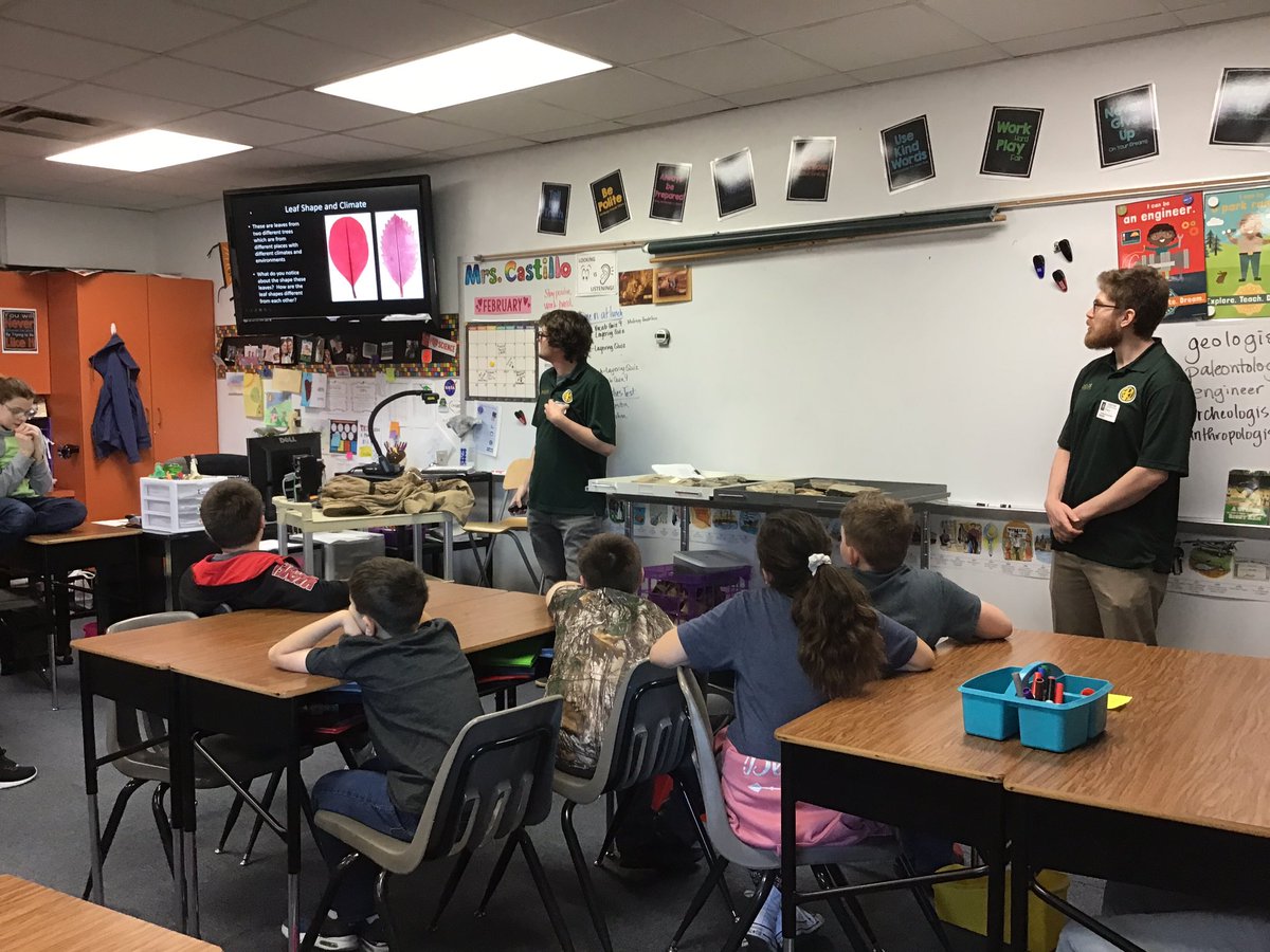 MrsCastillo_1's tweet photo. Thank you, @Andrew_G_Flynn, from @BaylorGeo for your #presentyourPhD on #paleobotany and leaf #fossils. Future #paleontologists in the making!
#ThisIsWoodgate #ThisIsMidway #1MidwayScience #castillocrew19 @woodgatemisd @BU_GradSchool https://t.co/D9HHXi6EOE