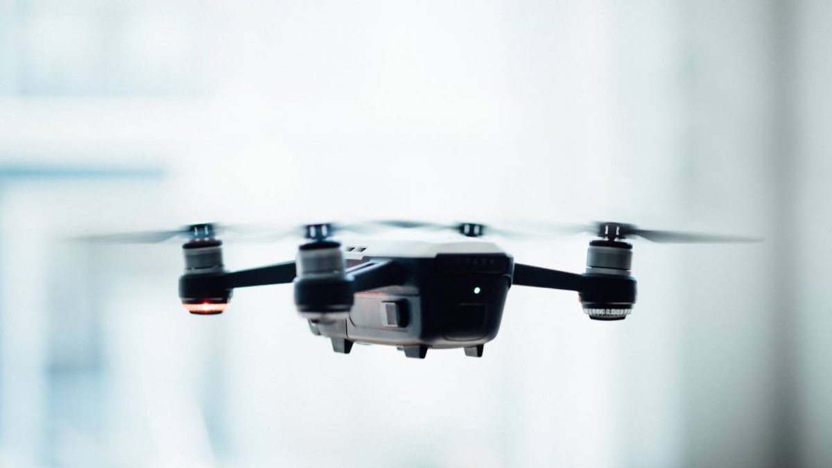 DronzCanada's tweet photo. Small drones in the US will require an external ID starting February 23 https://t.co/CC4T3syMVS https://t.co/ZcmEQ0eQUS