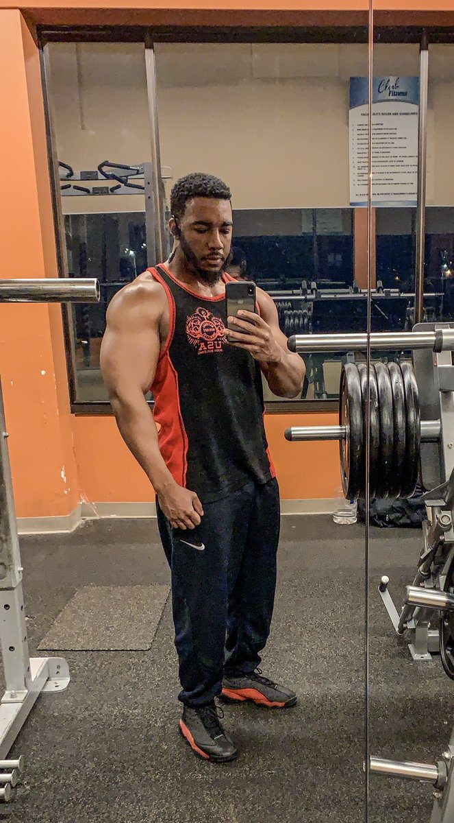 DiezelFit_STL's tweet image. Another session in the books 🏆💪🏾💪🏾
.
.
.
.
.
.
#OldSchoolLabs #teamOSL #diezelfit #hdfitness #bodybuilding #natural #fitnessmodel #npc #roadtonationals #roadtopro #classicphysique #npcmidwest #ifbb #stl #1stplace #goals #inspiration #ebonyfitness