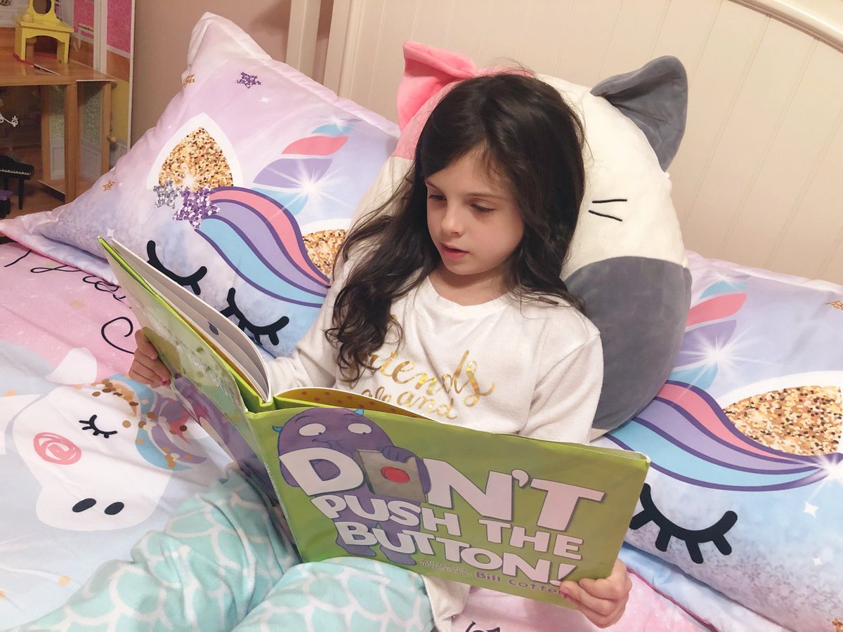 Ella is enjoying one of her favorites! <a href="/SWSelem/">John Meanix</a> #snowday_readday