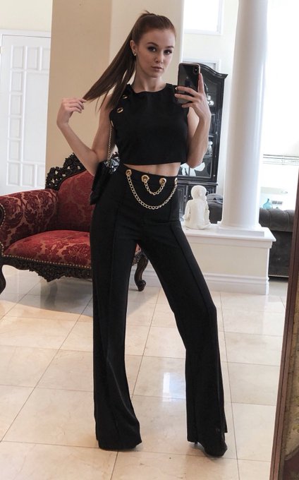 I&rsquo;m pretty obsessed with this entire outfit 🙈🖤 @dollskill https://t.co/6nEhCDVZid<a href="/tag/momtobe"class="tags"><span>#momtobe</span></a><a href="/tag/20weekspregnant"class="tags"><span>#20weekspregnant</span></a><a href="/tag/pregnancyjourney"class="tags"><span>#pregnancyjourney</span></a>