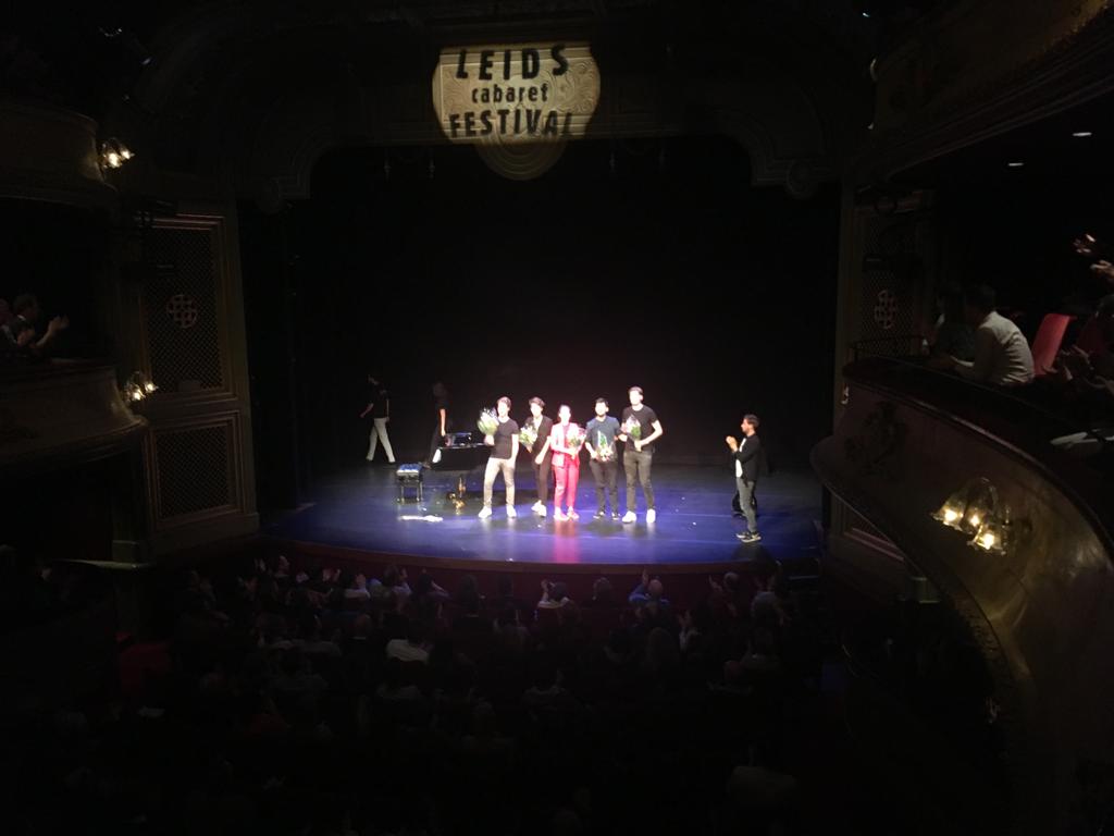 De halve finalisten van het Leids Cabaret Festival bekend! Jasper van der Veen, Sanne Schuhmacher, Gavin Reijnders, Vlamousse en Senne Guns zien we aanstaande donderdag terug in de Leidse Schouwburg. Wat was het fijn, in Leiden. Cheers!🥂 #leids19 #comedy #love #Leiden