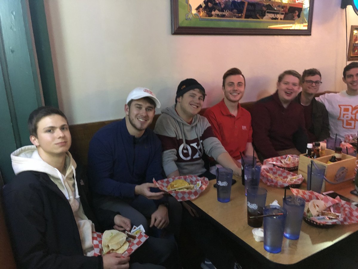 BGSUthetachi's tweet photo. Great night out at Beckett’s tonight for Taco Tuesday! If your not busy the rest of the week come on out to one of our events and meet the brothers of Theta Chi! https://t.co/w7Cb1DKdfy