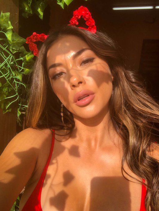 2 pic. Sweet n Sassy. ??❤️? https://t.co/qMtnAELAEP