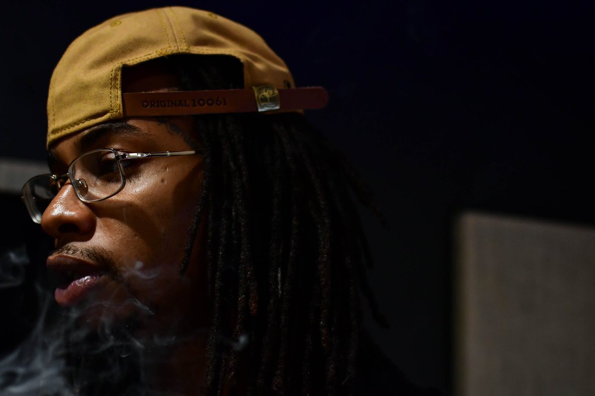 PVTSTCKSTUDIOS's tweet photo. That new @MIKEY_DOLLAZ_ coming in two days👀 #pvtstckstudios | 📸: @HeavyButLite https://t.co/kcK1WJa16n
