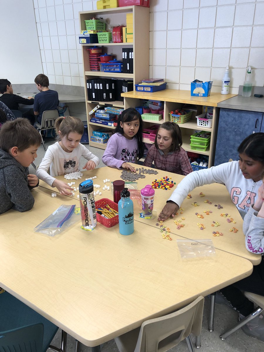 JuliaBirss's tweet photo. We celebrated the 100th day of school today. One of the activities we did is count our collections of 100 in different ways with our learning buddies! @islandLRSD @Braken2 https://t.co/2Qa7Z7XRFd