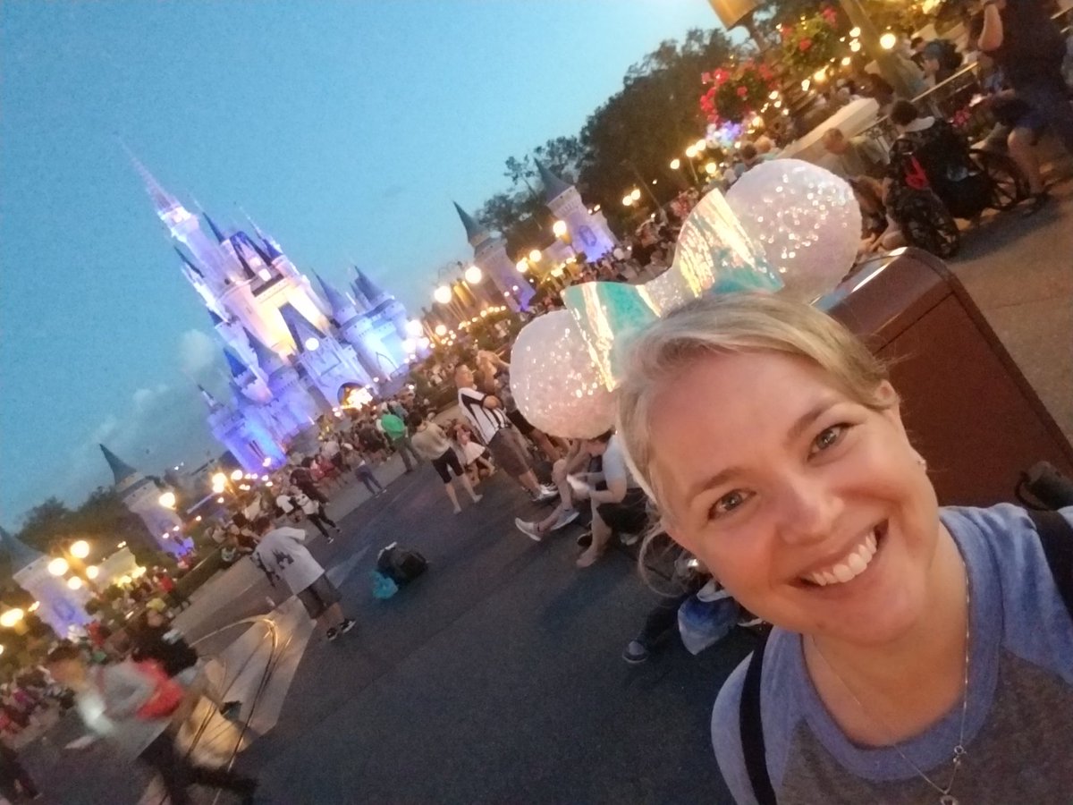 jewellclass's tweet photo. The Code to the Future Conference has been EPIC, but I couldn't leave Orlando without making a stop at the Magic Kingdom! #cttf #worktrip #magickingdom #disneylife #moonlightmagic #dvcperks #cinderellacastle https://t.co/6BLvqKZlow
