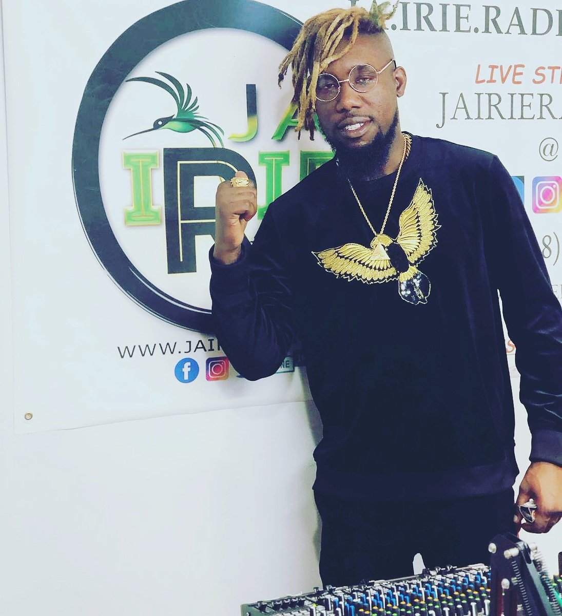 DiCelebrityyja's tweet photo. #JA IRIE RADIO  TheCelebrityy Interview is was #Yardman Thing This #Goldlacks #Goldwings
#PyyrosGovament #pyyrosboss @jairieradio https://t.co/R1eAIZbCgr