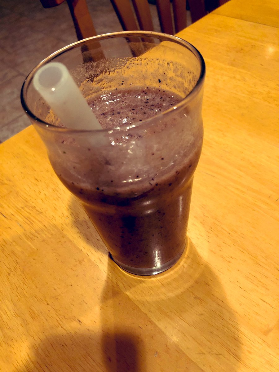 -blueberries
-raspberries
-strawberries
-banana 
-flax seeds
-kale
-spinach
-water
Smoothies can’t be matched
