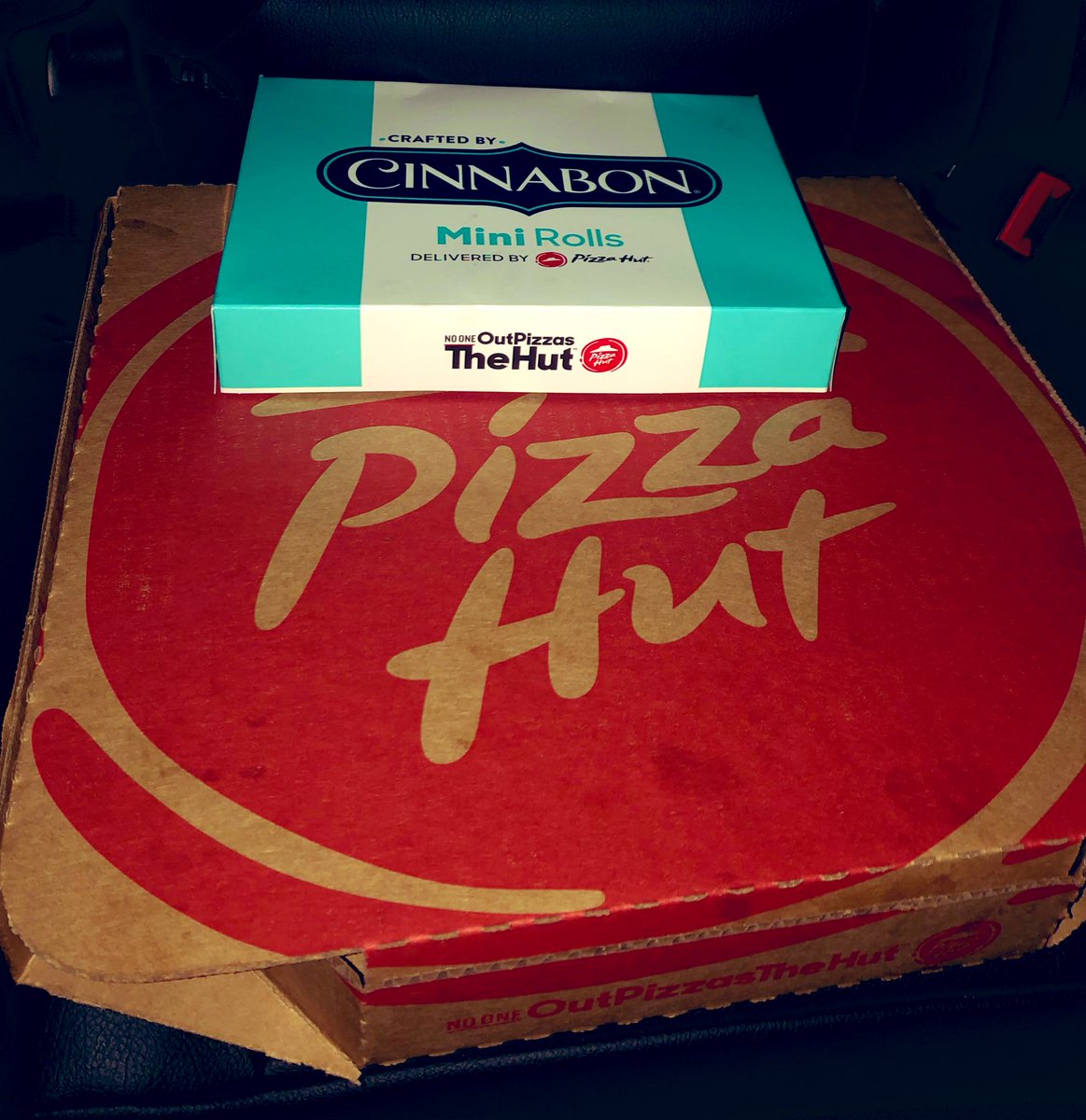 NautiYachty's tweet photo. Thanks @TMobile for the large pizza and cinnarolls for $7.99 #cheapdatenight https://t.co/at1vrdnUtT