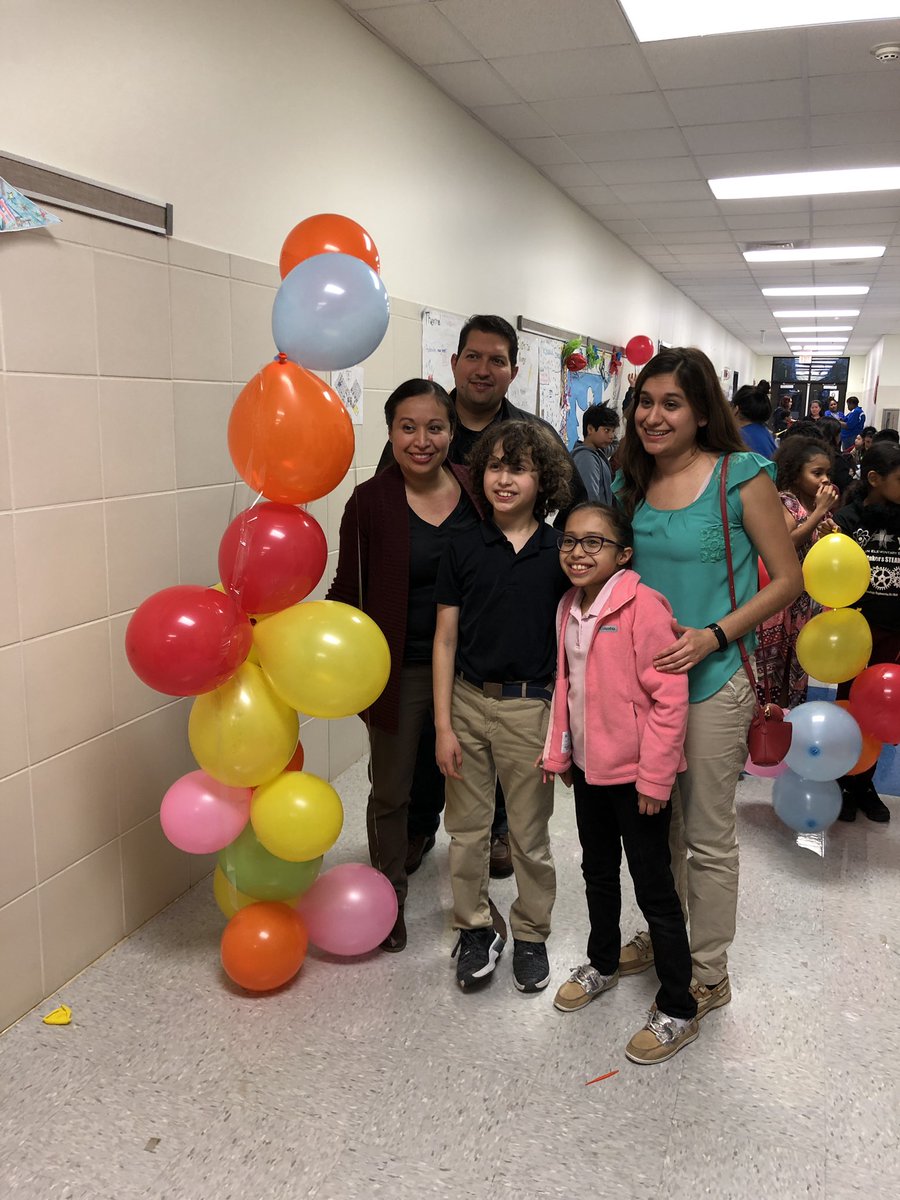 Ms_M_Pena_Reyna's tweet photo. Silva Family 205cm @McMullanElem #MustangSTEM https://t.co/n3kXCEKxqJ