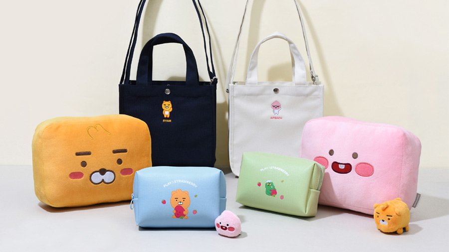 yes24_official's tweet photo. 2월 예스24 굿즈 이벤트 > https://t.co/weUKOlQRFl
해당 트윗을 알티하신 후, 갖고 싶은 굿즈를 멘션으로 남겨주세요! 리틀프렌즈 손목쿠션(2명) / 리틀프렌즈 뷰티파우치(2명/랜덤) / 카카오프렌즈 토트 미니 크로스백(2명/랜덤) / 체리블라썸 크로스백(1명) 을 드립니다. 
ⓒKakao IX https://t.co/Cphv4inrib