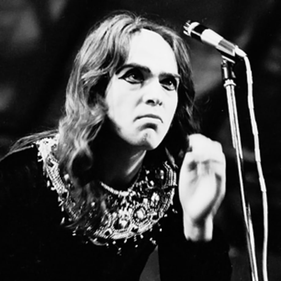 A huge Happy Birthday to former Genesis frontman Peter Gabriel, born on this day in Chobham, Surrey in 1950. 