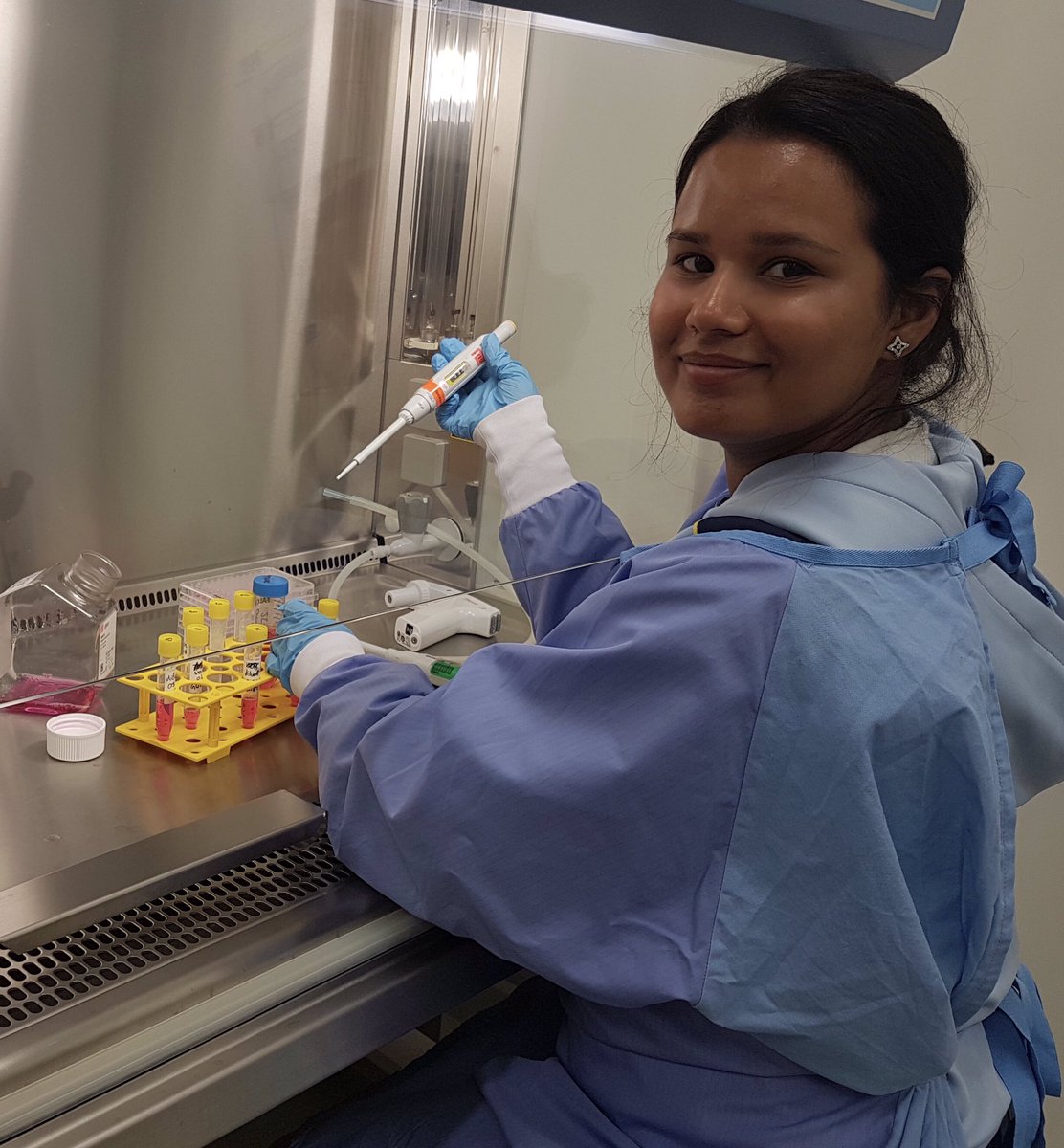 Stuart Pitson (@s_pitson) on Twitter photo Deeksha Sharma, <a href="/NeuroSurgRF/">NeuroSurgical Research Foundation</a> Vacation Scholar, in the Lab making great advances in brain tumour research at <a href="/CCB_Research/">Centre for Cancer Biology</a> Deeksha Sharma, <a href="/NeuroSurgRF/">NeuroSurgical Research Foundation</a> Vacation Scholar, in the Lab making great advances in brain tumour research at <a href="/CCB_Research/">Centre for Cancer Biology</a>
