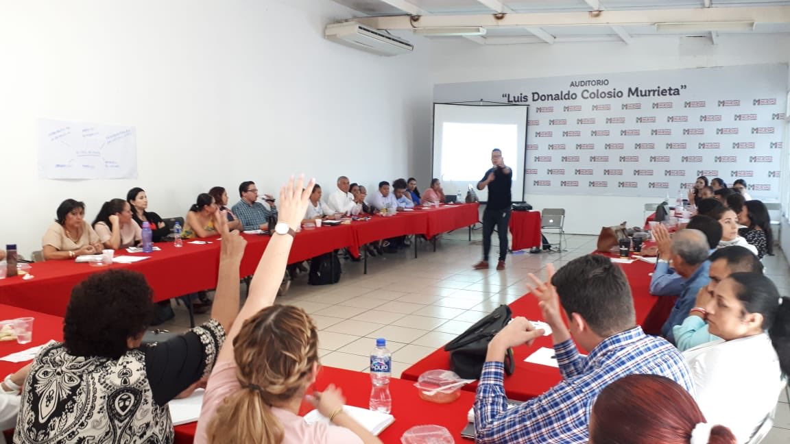 Mely_Romero's tweet photo. El día de hoy desde mi querida tierra #Colima estamos integrando la #RedDeEmprendedoresSociales @PRI_Colima @kikerojas007 @PRI_Nacional @gesoccenpri https://t.co/YEN8Qjb37H