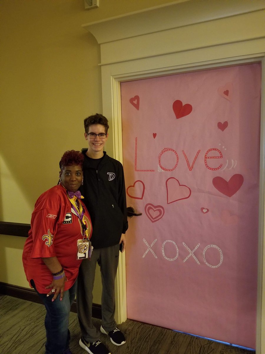 DTHSBetaClub's tweet photo. Spreading the Valentine’s Day love at Magnolia assisted living. #beta #volunteering https://t.co/43nBiE8XyB