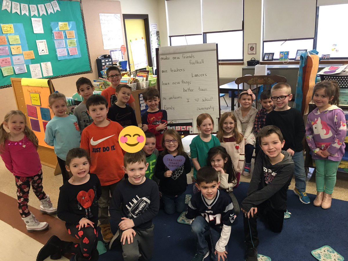 aweeden6's tweet photo. #TeachersHeartNorton The kids and I discussed why we love Norton. https://t.co/1ytQvUt7I9