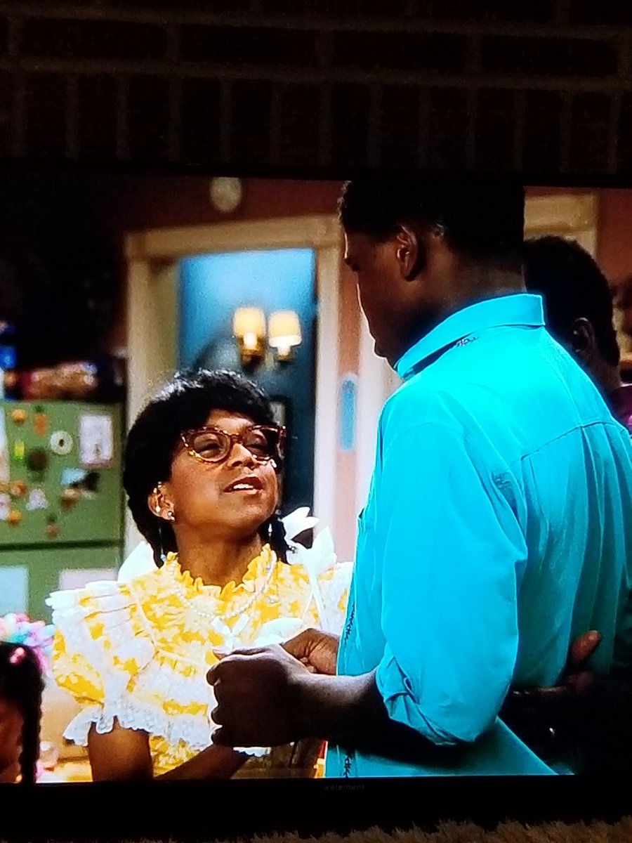 Creen30's tweet image. Family Matters was/is one of the best shows ever. Who remembers having one of those hanging baskets in their kitchen?Myrtle Urkel @jaleelwhite #Familymatters