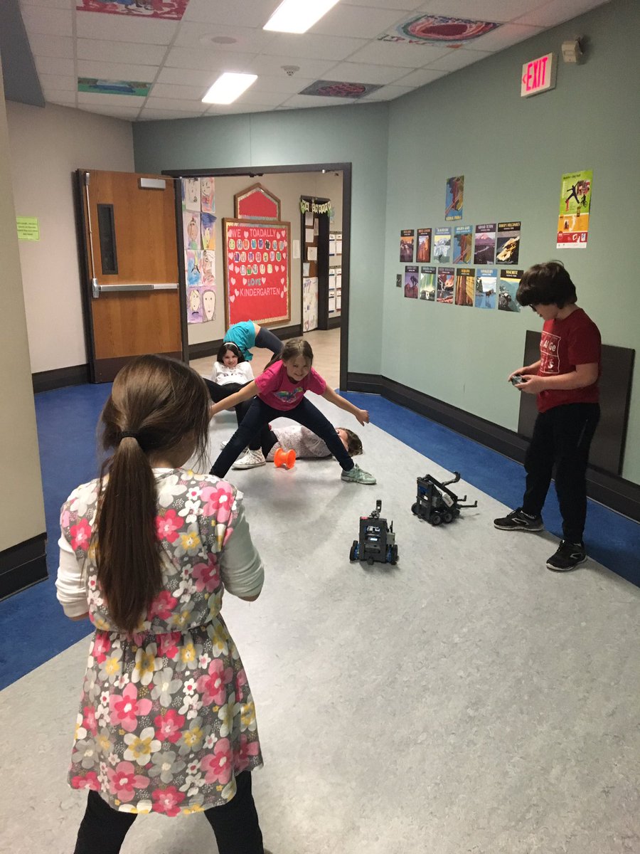 roboticsHP's tweet photo. What do you do when your field isn’t available for Robotics practice? Human obstacle course! @HP_Pandas https://t.co/aG8tzJgNRc
