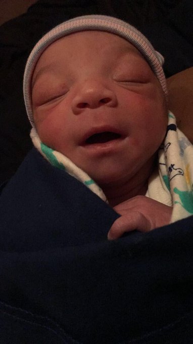 He was fake sleep soon as he seen my camera lol 😂🤦🏽&zwj;♀️ Everybody meet Jr. https://t.co/bRfbsLqZlN