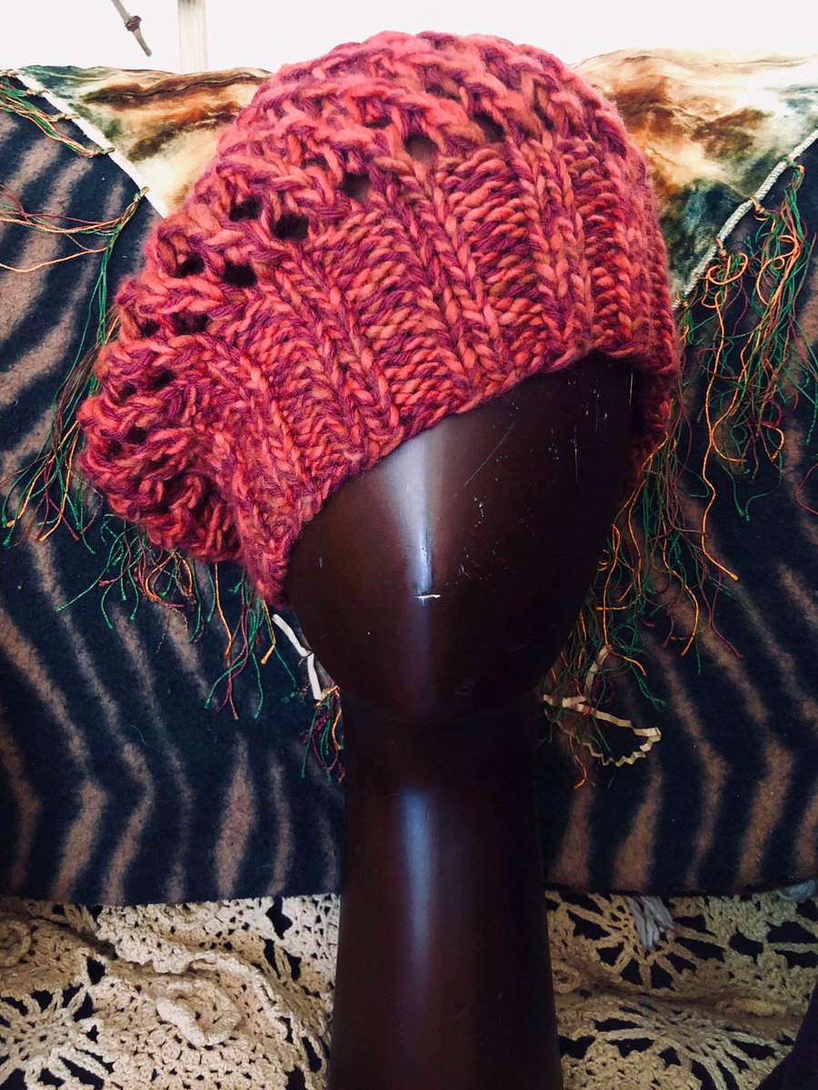 RedBeretsM4All's tweet photo. What boggles my mind is that there are people who are completely apolitical on twitter.
Also, there are apolitical knitters🤔😂
I’m not either.
#PoliticalAF
#RedBeretsNIM4A
#Bernie2020🔥 https://t.co/LPgylXtF9m