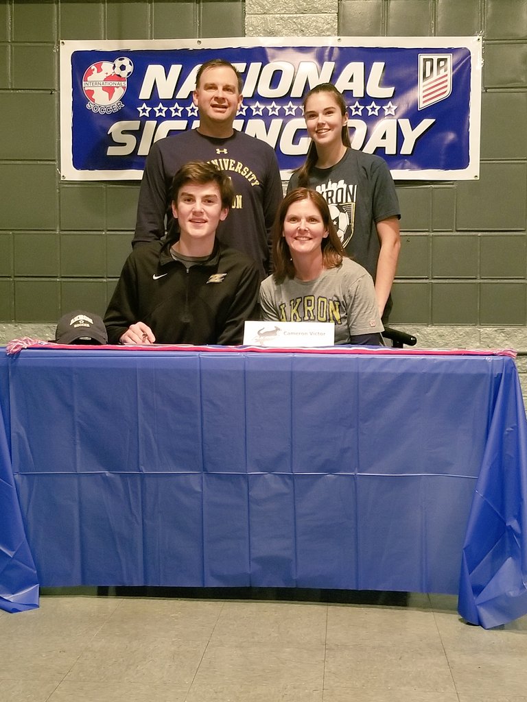 vic5074's tweet photo. Congratulations to @CameronVictor4 on signing your National Letter of Intent to attend The University of Akron and play @ZipsMSoc! We are very proud of what you have accomplished and can"t wait to see what the future holds! #gozips #keepchasingyourdreams #brightfuture #teamvictor https://t.co/HRV06KNoVQ