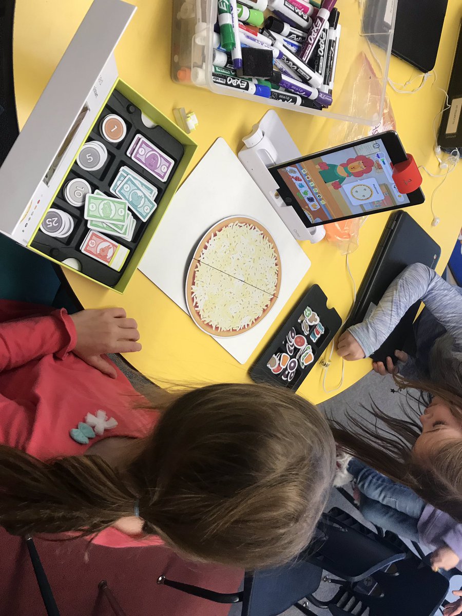fabuLASHfudale's tweet photo. Introduced students a few weeks ago to @BrackitzEDU with the hex bugs. Students loves making the playground @FishcreekSMFCSD @SMFSchools #true2stow https://t.co/qqN8wZs4r9