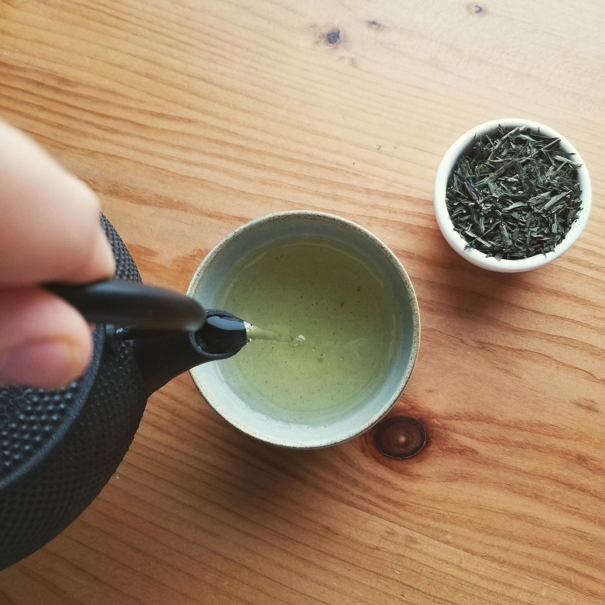 The snow is falling and the tea is pouring! Stay warm, friends! ❄❤ #Ottawa