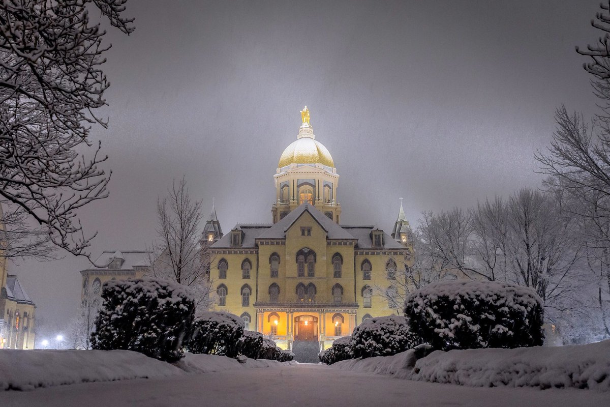 ❄️☘️ #GoIrish #SnowtreDame