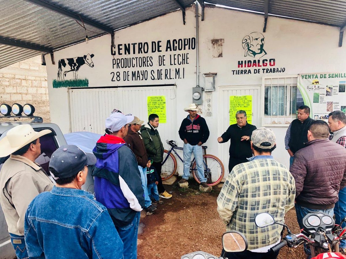 crpachtula's tweet photo. #ExtensionismoHIDALGO aprovecha el conocimiento empírico y técnico; hoy minerales para ganado lechero •Corrige deficiencias nutricionales •Mejora parámetros productivos y reproductivos •Incrementa vida útil del ganado @SEDAGRO_HIDALGO impulsa #SubSria_DesarrolloRural coordina https://t.co/UlJ6Vap5LJ