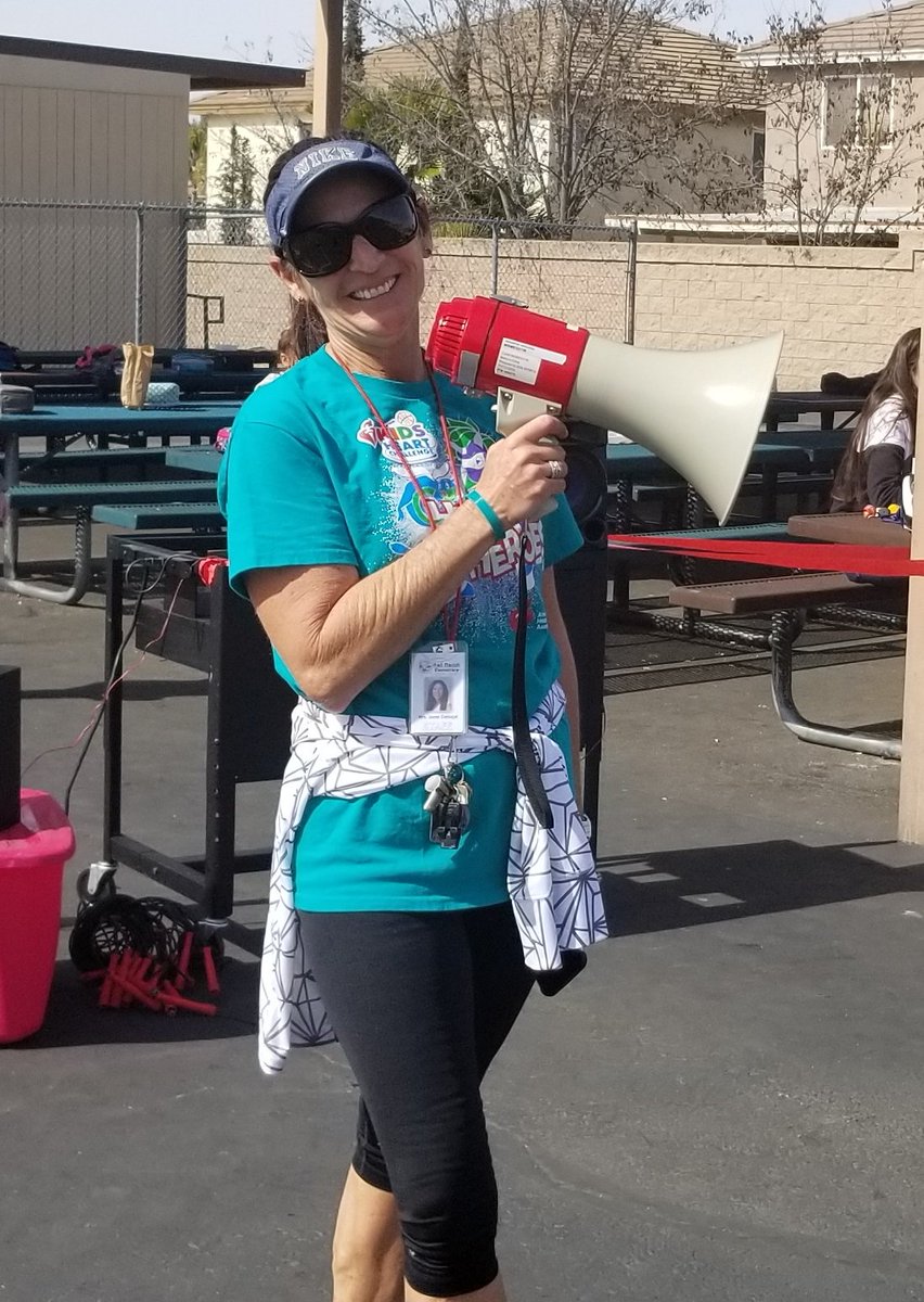 We love Mrs. Carbajal, who ran our Kids Heart Challenge today! We jumped, we danced, and worked our hearts❤!
Thank you for everyone's support of the American Heart Assoc. Please finalize all donations by 2/14!