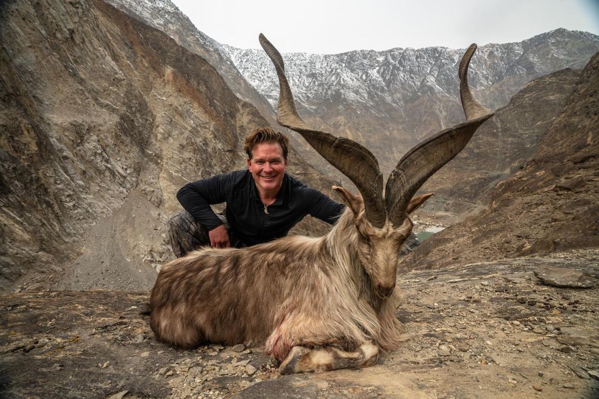 sdut's tweet image. Texas big game hunter pays $110G to kill rare Himalayan goat dlvr.it/Qymxzr