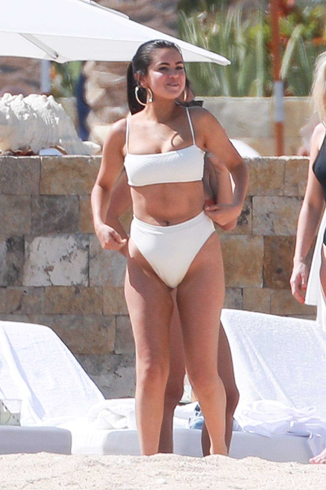 S. Gomez Body Type