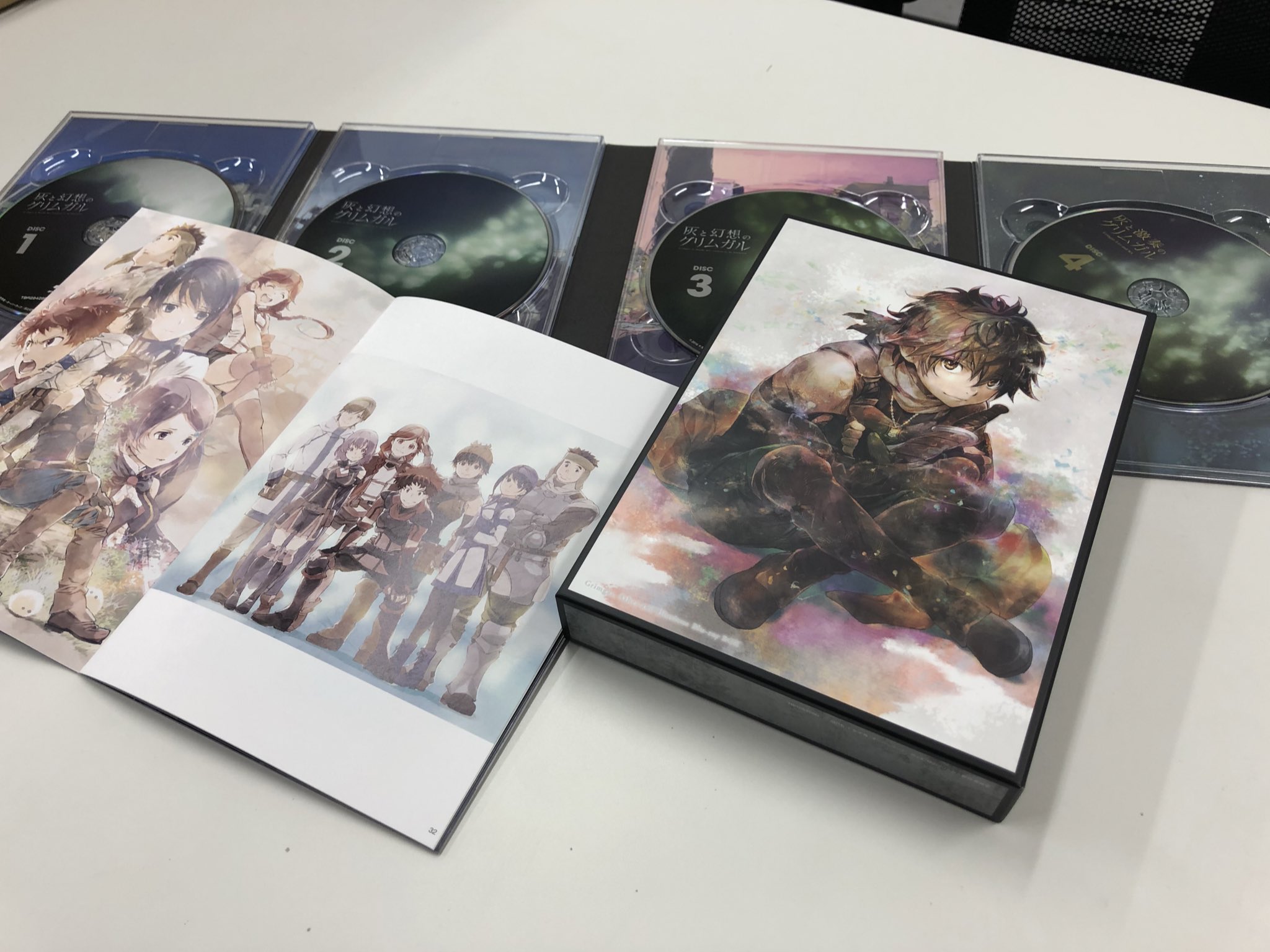 TVアニメ『灰と幻想のグリムガル』Blu-ray BOX 新 デザイン