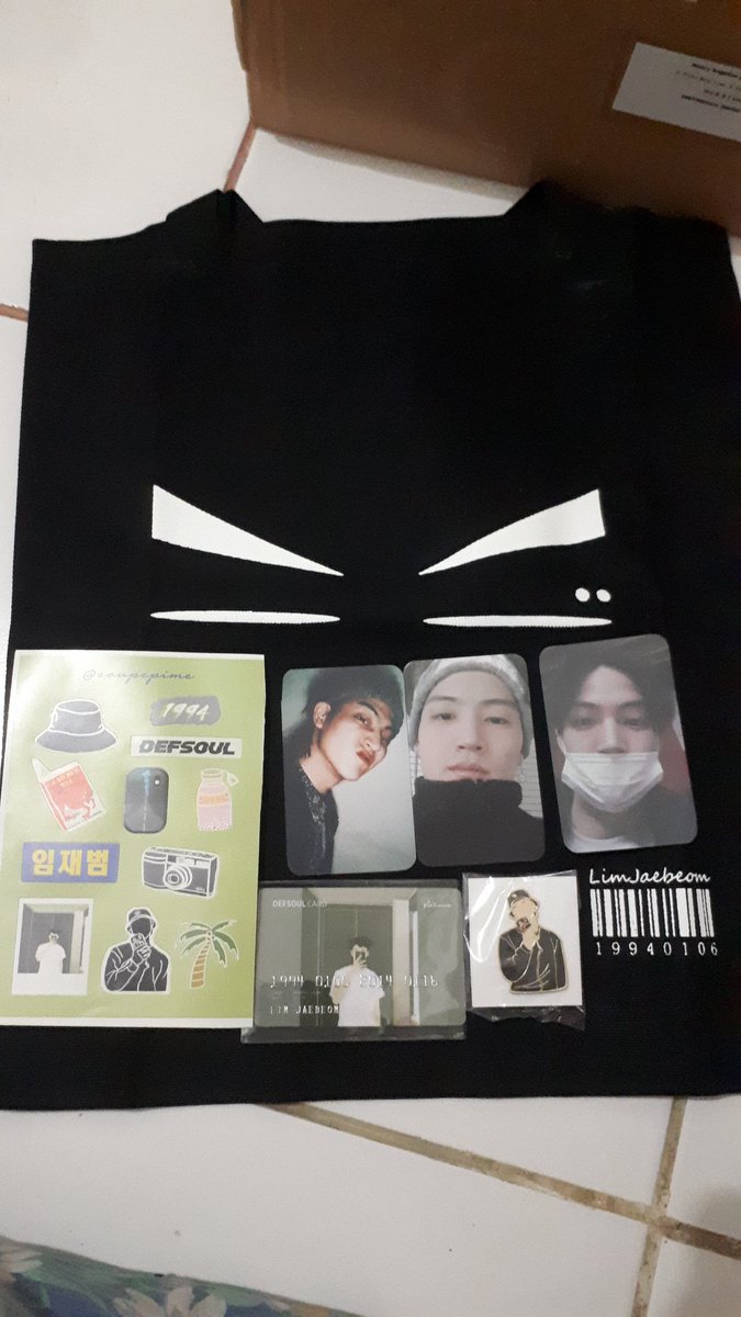 defjaybes's tweet photo. Thankyouuu for the fankit!!! I just opened the package and it's really cute aaaa gjfjjdkdk😭😭😭💚💚💚 @BbomSoul @JJTheNoonas https://t.co/maoELeewi8