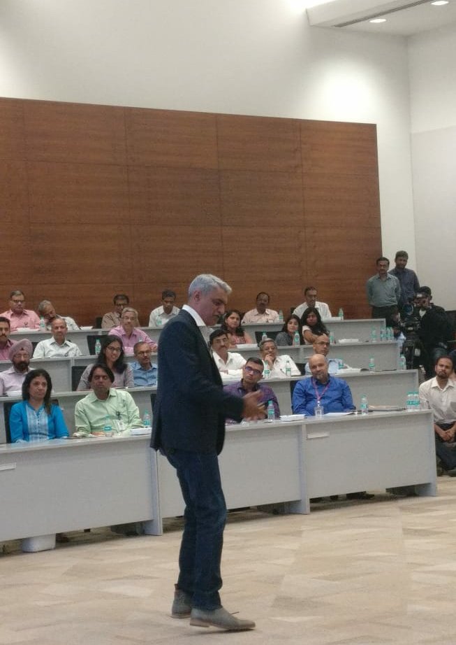 RelianceGCS's tweet image. Stories are authentic human experiences. Stories leap frog the technology and bring us to the core of experience. #storytelling #GCSConnect #Masterclass