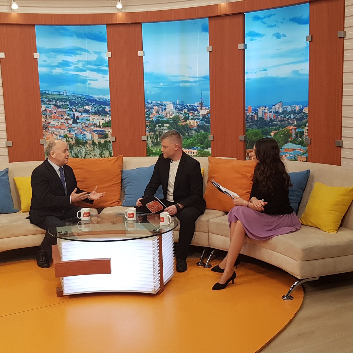 PLinGEORGIA's tweet photo. Polish Ambassador Mariusz Maszkiewicz is explaining in TV #Mesame  what #NATO Contact Point Embassy role is. "We are here to support 🇬🇪 in all possible dimensions"

@PLinNATO @GEORGIA_NATO https://t.co/u26AuCNeXS