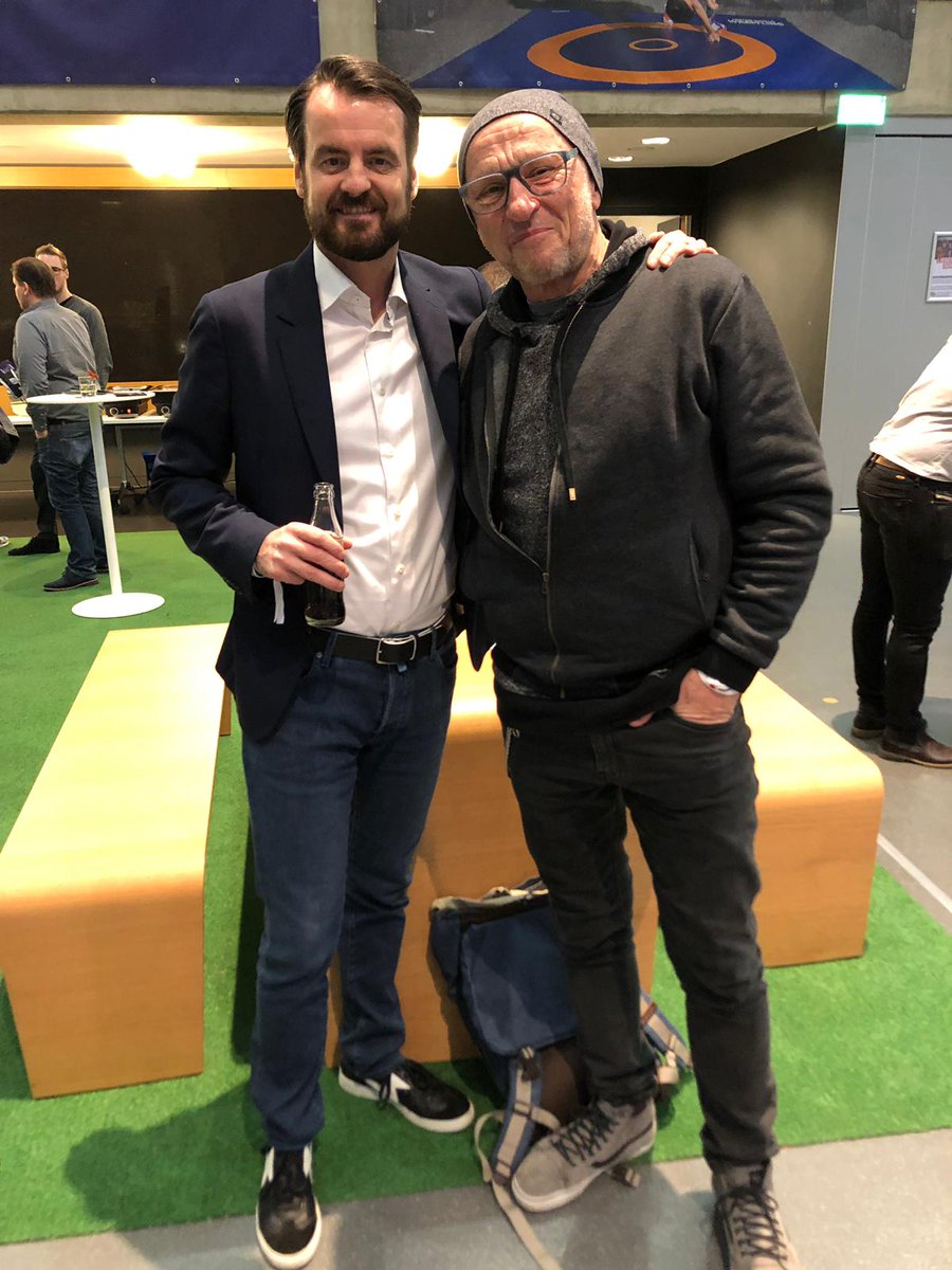 Montag war ich auf dem @StartupStudio19 und hatte eine herrliche Zeit. In der Jury mit Größen wie Titus Dittmann sein zu dürfen, war eine absolute Ehre für mich. Gerne wieder (besonders in der Location - WOW!).