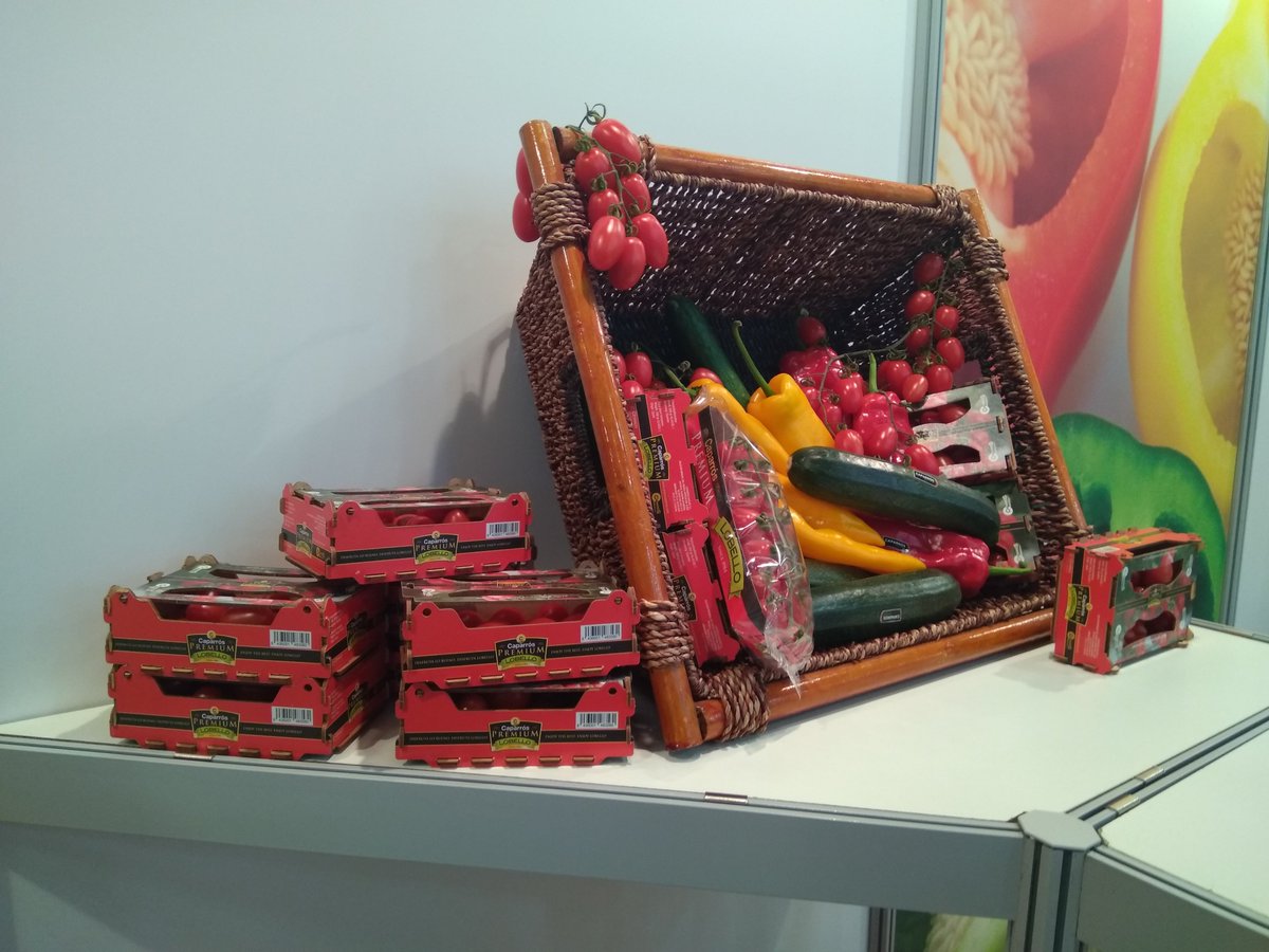 Obeikanmdf's tweet photo. .@Obeikanmdf estuvo muy presente en la pasada @FruitLogisticaE. Gracias @GRUFESASAT #TropicalMillenium @PremiumCaparros #FragariaHolland, #PerfectNature #Truval por hacernos partícipes Os dejamos un álbum completo con nuestras cajas en la feria! #FruitLog19 https://t.co/oWOhAKXzlZ