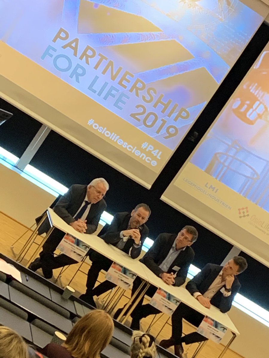 FrodeNakkim's tweet photo. Bayers forskningssjef Alan Cuthbertson forteller hvordan Bayer/Algeta er eksempelet på hvordan man kan gå fra forskning til terapi i Norge #OsloLifeScience #bayer #partnership4life https://t.co/umKmTB0jET