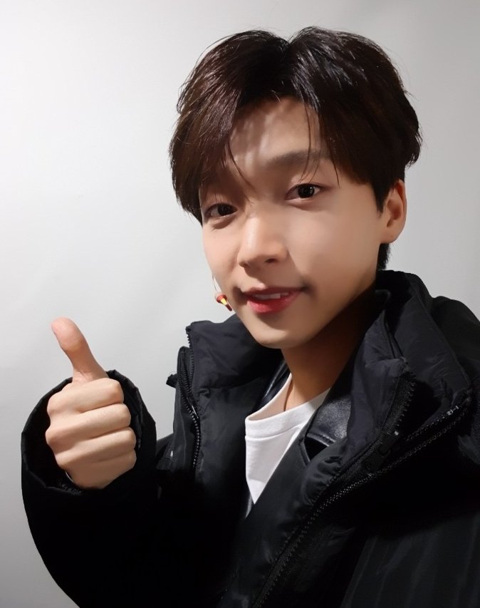 jeongsewoon_twt's tweet photo. [#정세운] #뮤지컬 #그리스 쇼케이스를 앞두고 #대니 로 변신한 세운군의 모습!  기대해주세운🍀☘ #뮤지컬그리스 #JEONGSEWOON https://t.co/nOtisUR83m