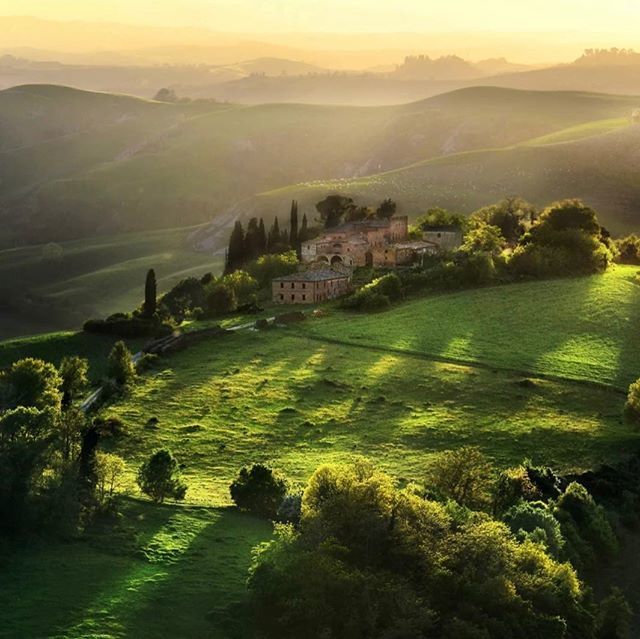 tkachev's tweet image. "Перед смертью рабби Зуся сказал: “Когда я предстану перед небесным судом, никто не спросит меня: “Зуся, почему ты не был Авраамом, Яаковом или Моисеем?” Меня оглядят и спросят: “Зуся, почему ты не был Зусей?” bit.ly/2RVQgWt