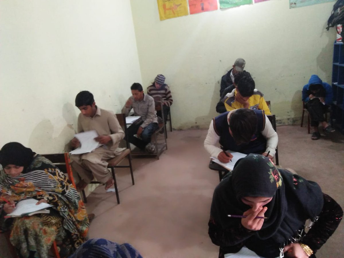 SLP_Vision21's tweet photo. The #students of #SpeedMatric taking exam of class 8. #SpeedEducation by @Vision21Pak @azharaslam @pinki_bhatti33 @annamslp https://t.co/32xKPtpXx2