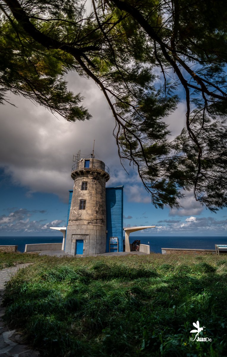 juanderr450's tweet photo. Buenos días, el faro a mí manera, impasible frente a vientos y mareas. #juanderr #juande #faro #lighthause #paisvasco #mar #amimanera #nikon #nikond500 #fotografia #photograpy #paisaje https://t.co/qyLf4wWqUY