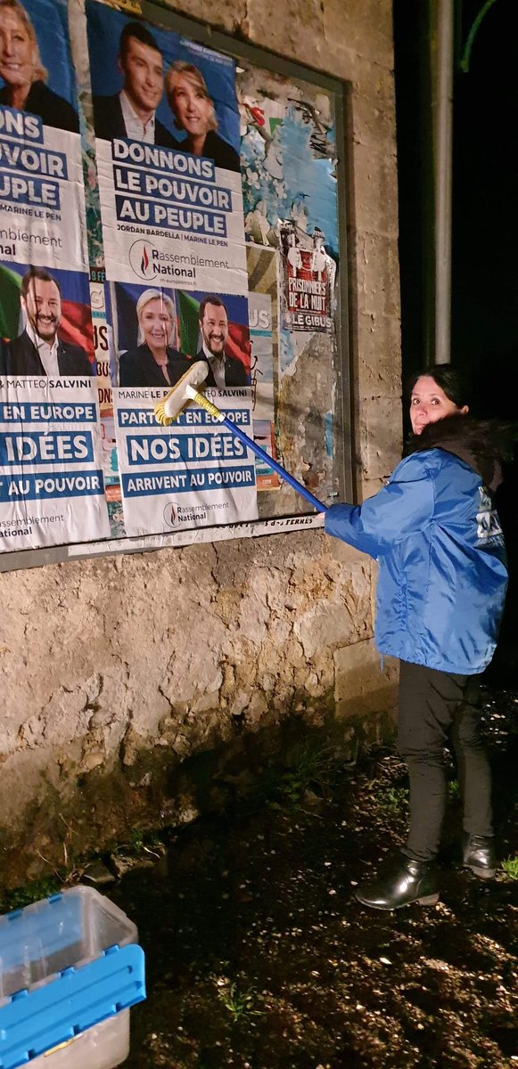 karinecellier's tweet image. Soirée  collage   hier soir  sur le Canton des 3 monts  #montguyon #montlieulagarde #bussacforet  #clerac  #cercoux    en avant la victoire  tous au urnes le 26mai     #OnArrive #ElectionsEuropéennes2019 #RassemblementNational