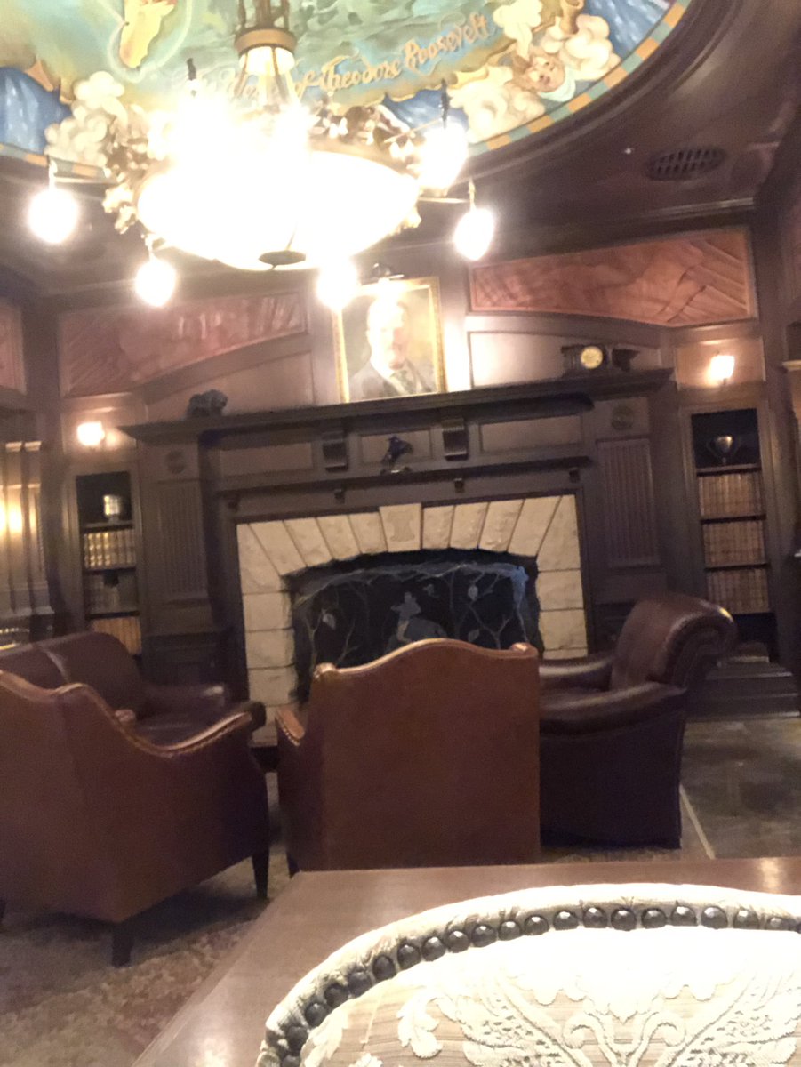 テディ ルーズヴェルト ラウンジ テディ ルーズヴェルト ラウンジ