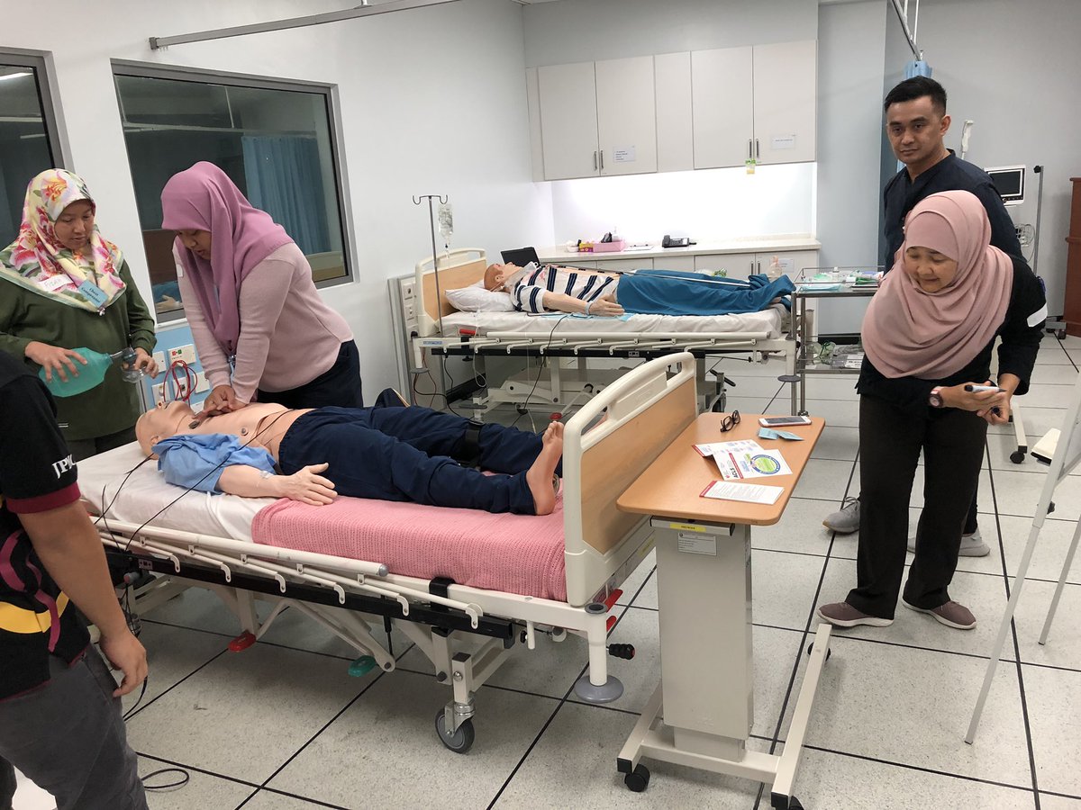 AneeSaAmzah's tweet image. #acls #passion #loveforteaching