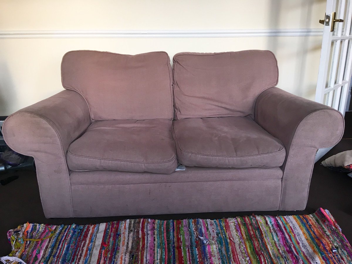 Any #theatre companies looking for a #sofa for their set? Our star of Mouldy Grapes  is looking for a new home and would ideally like to continue her career as an #actor. #FREE, pick-up from Leyton. Maybe useful for those doing @VAULTFestival ?
