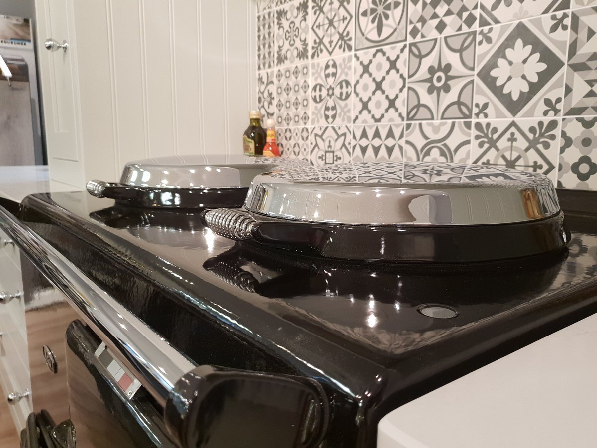 InteriorsLeger's tweet photo. Beautifully restored #AGA on display in our #York Showroom. We supply a range of restored Aga's, which are fully functional and look as new, but at a fraction of the original cost. Call in for more details. 

#CliftonMoor #KitchenShowroom #RestoredAGA #RangeCooking https://t.co/Gu7y6jHbAo